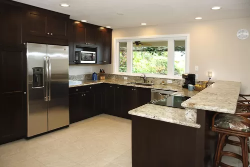Kitchen with Bar Counter - Electric Appliances - 3886 Punahele Rd