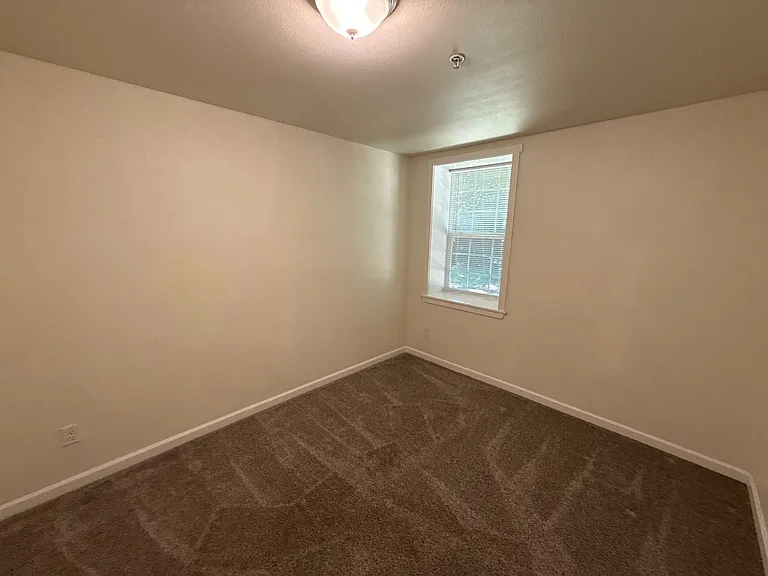 200 Railroad Ave #8 — Photo 16