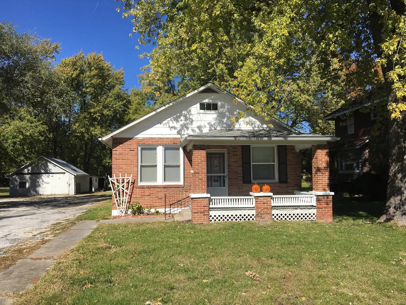 313 W Milton St — Photo 1