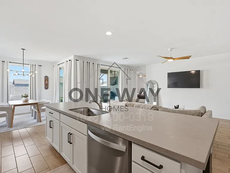11253 E Ulysses Ave — Photo 11