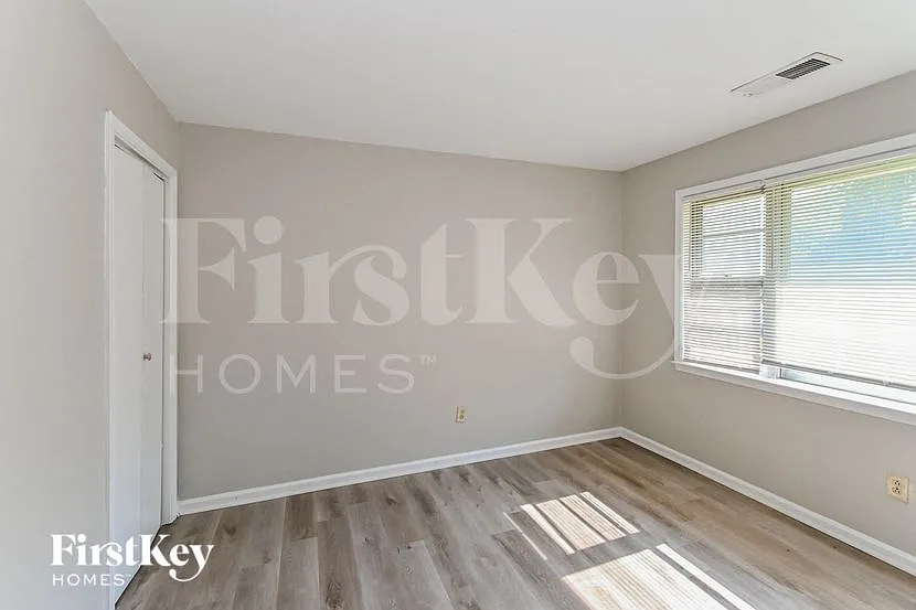 3 bed, 2.0 bath, 1503 sqft, $1,505 — Photo 3