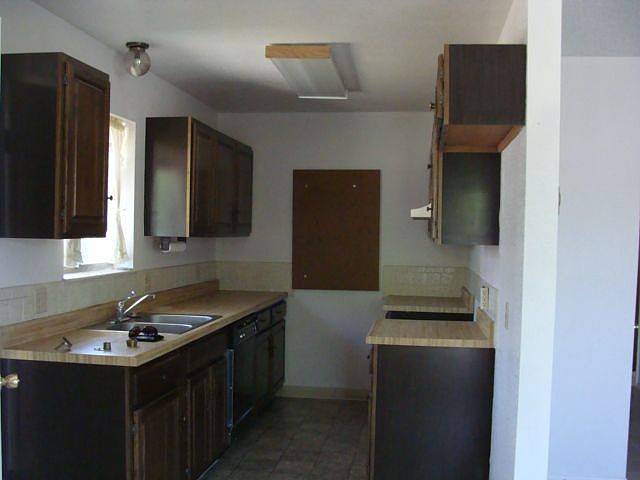 2nd image of 680 Carpenter St