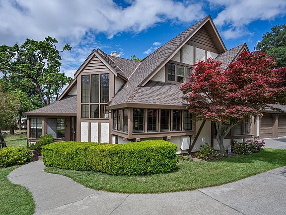 2nd image of 3541 Golf View Terrace