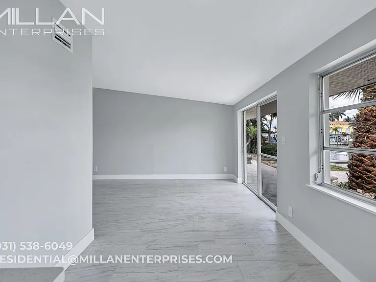 325 Capri Boulevard — Photo 37
