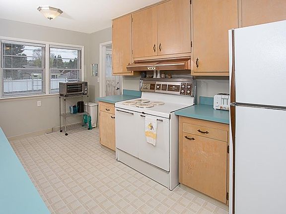 4th image of 1025 Avenue F