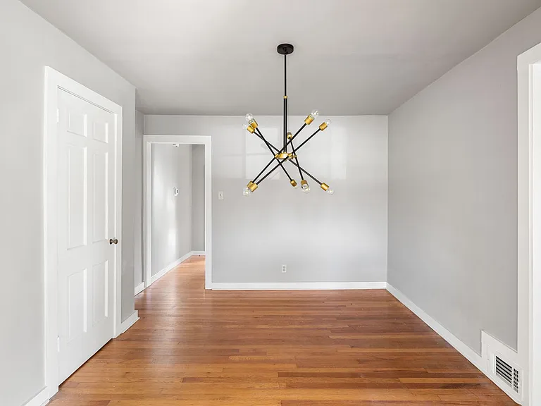 30 Lorraine Ave — Photo 6