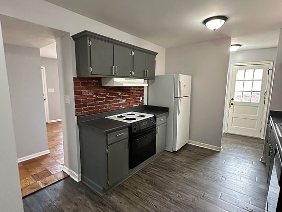 4th image of 2610 Harlech Ct
