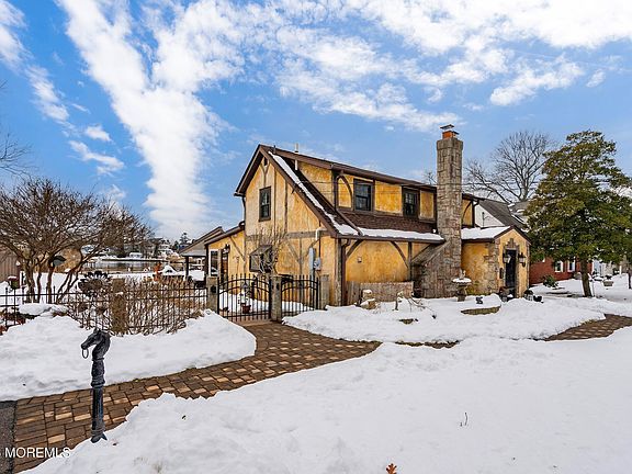 4th image of 515 Carroll Fox Road