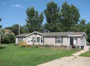 202 Caster St, Eldon, IA 52554