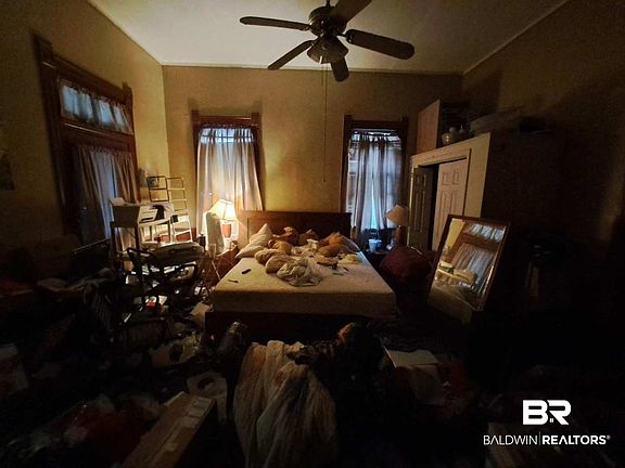 4th image of 504 Charles St
