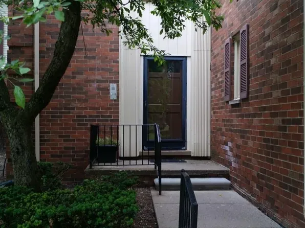 6348 Pepper Hill St #49, West Bloomfield, MI 48322