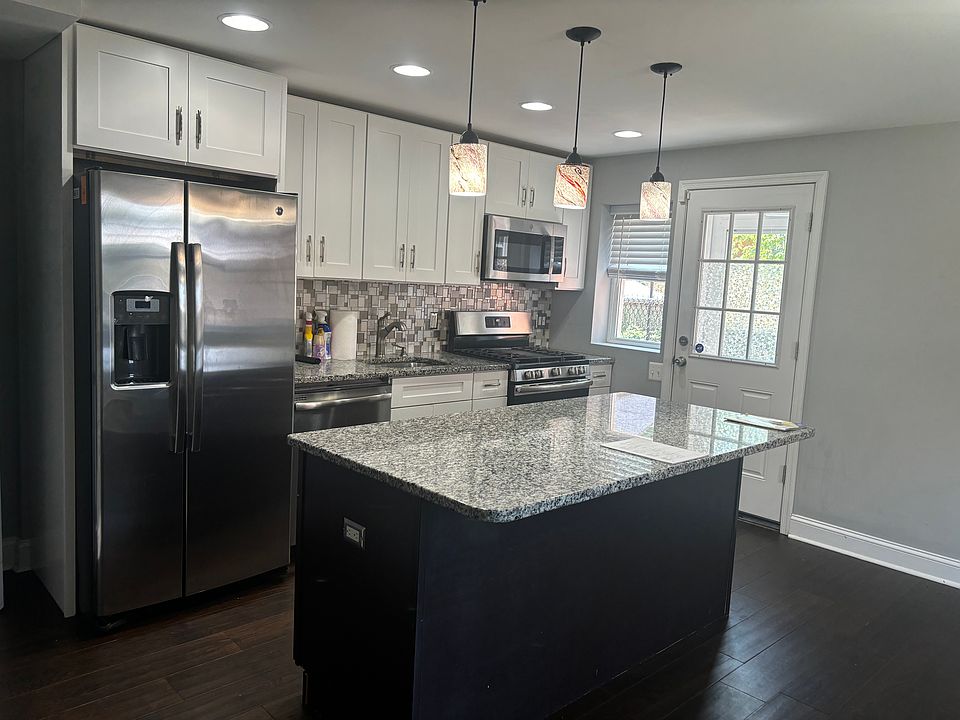 1st image of 3573 Shannon Dr #1