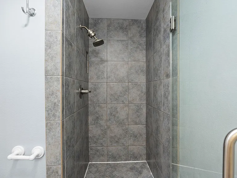 620 State St #123 — Photo 36