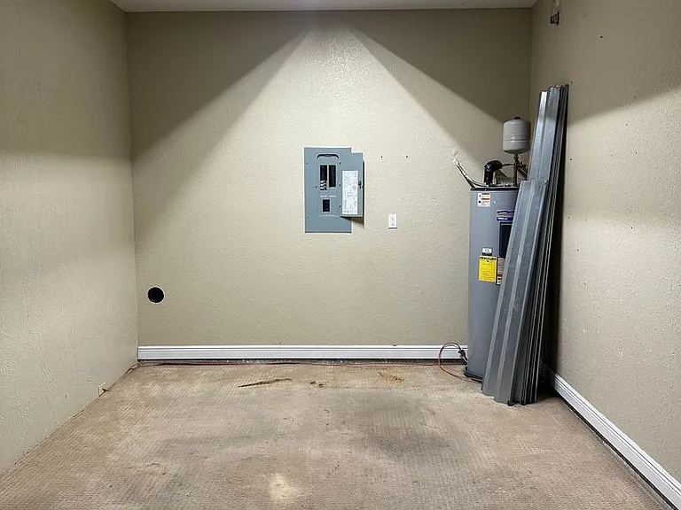 3686 Davis Rd — Photo 14