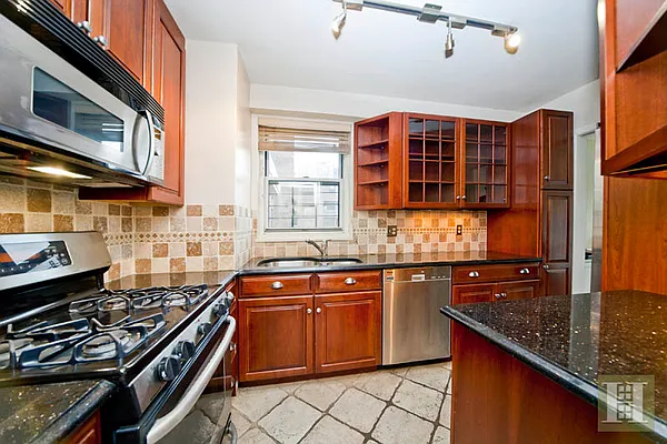 Rented by Halstead Real Estate | media 14