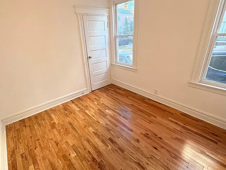 90 N Spring St #1 — Photo 6