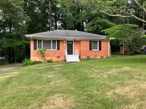 3160 Delowe Dr, East Pt, GA 30344