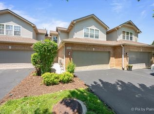 624 Daisy Ln, Roselle, IL 60172