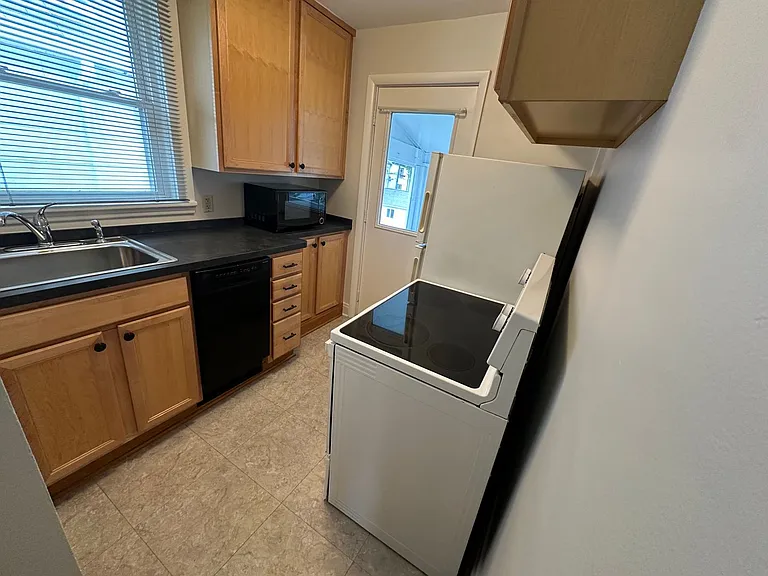 E Maynard Ave 114-116 MLR (LH2) — Photo 2