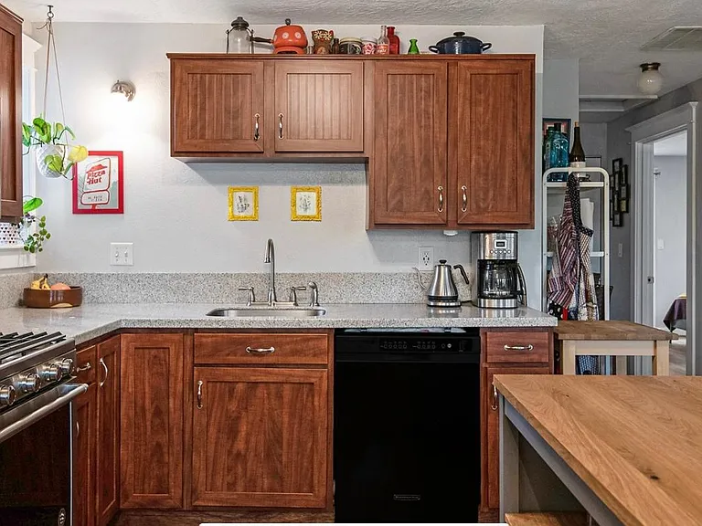 4773 SE 52nd Ave — Photo 8