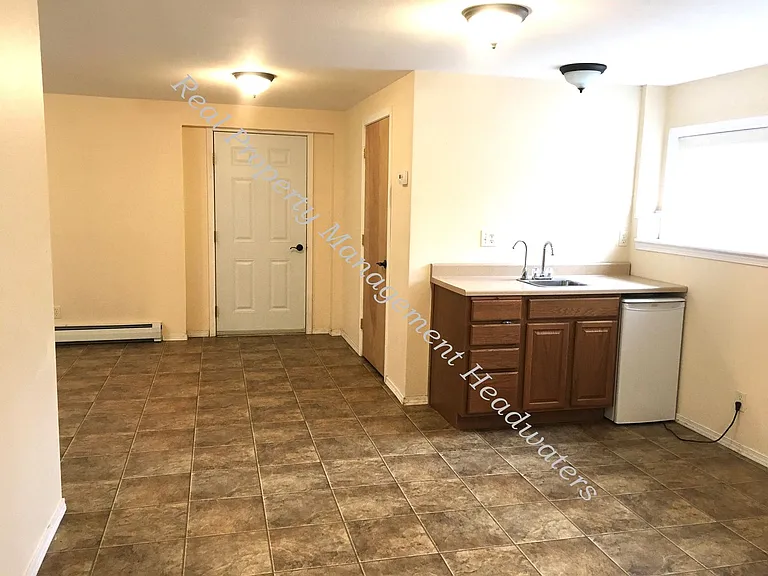 1311 Peosta Ave — Photo 6