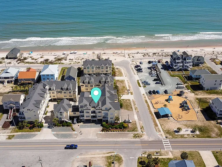 205 Summer Winds Pl — Photo 1