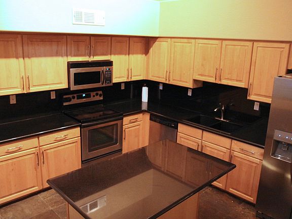 4th image of 780 S Beck Ave