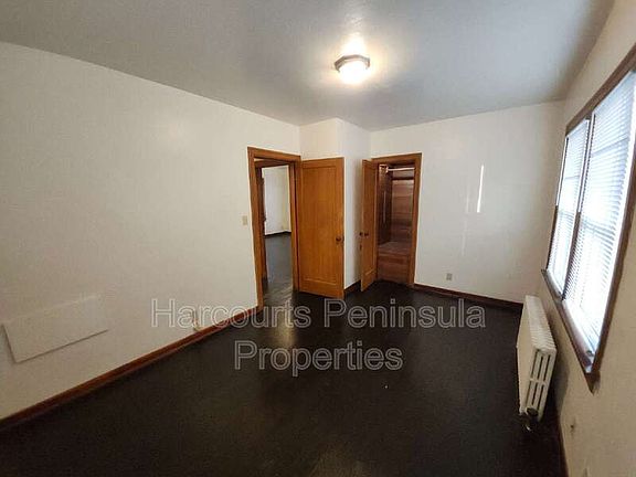 4th image of 949 Washington Ave APT A