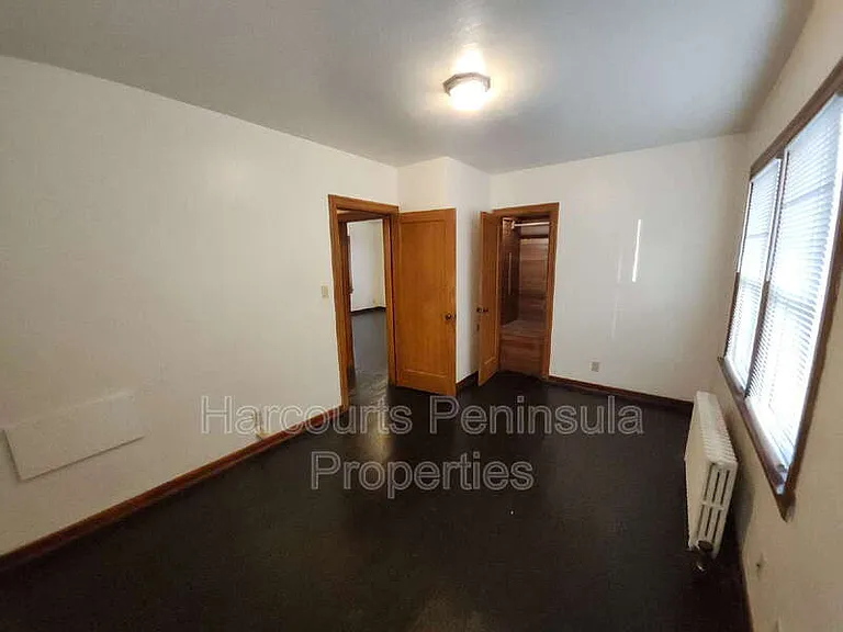 949 Washington Ave #A — Photo 4