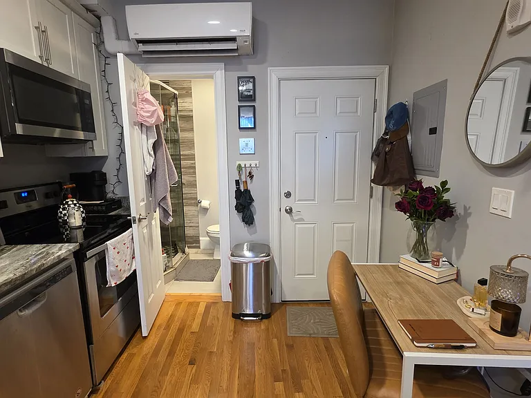 470 E 4th St #6 — Photo 10