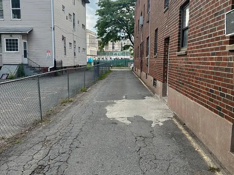 22 Atwood St #B2 — Photo 20