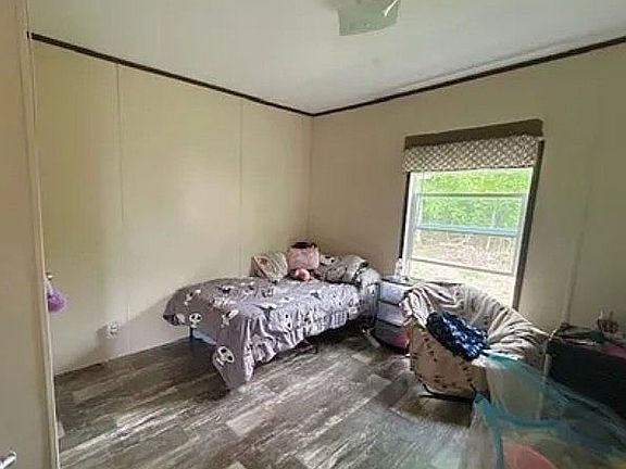 2nd image of 20 Jimmy Creek Rd