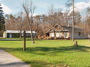 2322 E Hathaway Rd, Harbor Springs, MI 49740