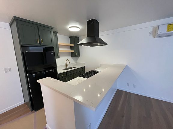 2nd image of 5819 Carlton Way APT 1