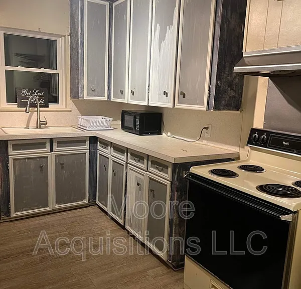 1435 S Rusk St — Photo 5