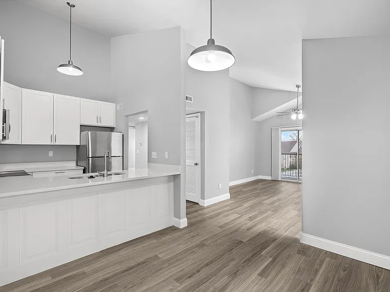 913 Carriage Circle Ln #1 — Photo 11