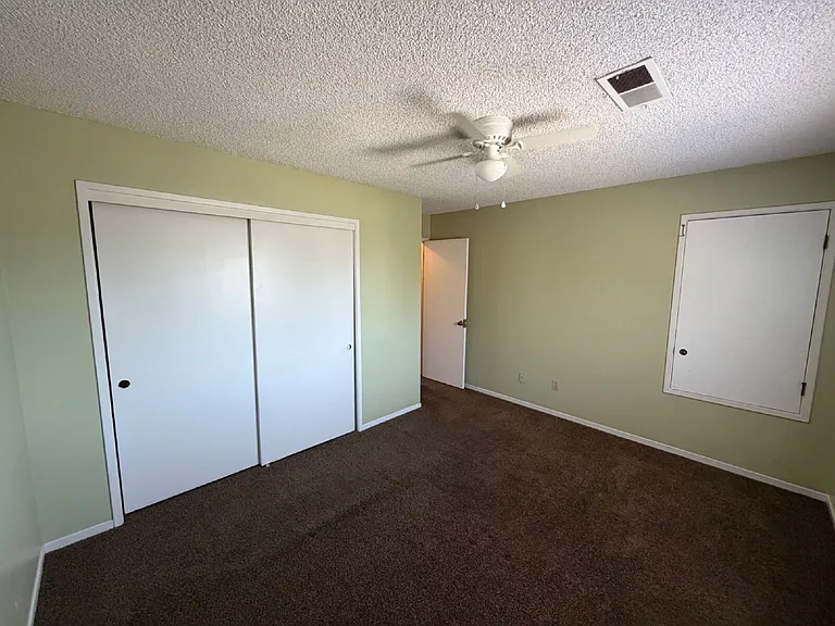 1624 W North Bear Creek Dr — Photo 3