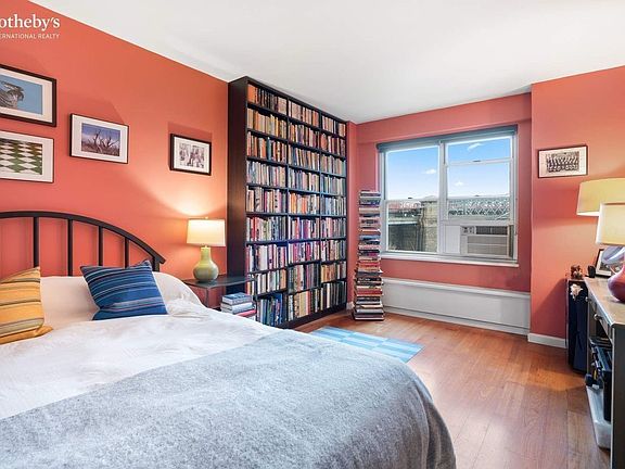 5th image of 572 Grand St APT G805