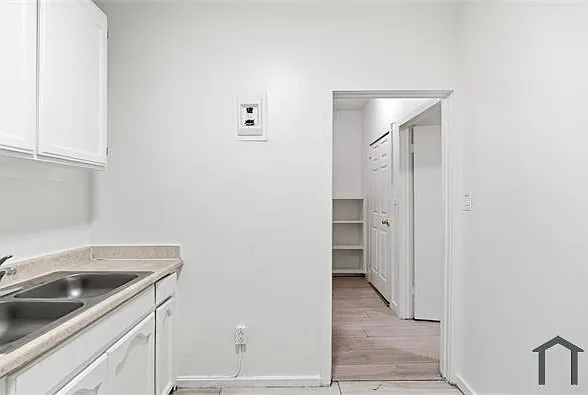 5251 S Main St #D — Photo 5