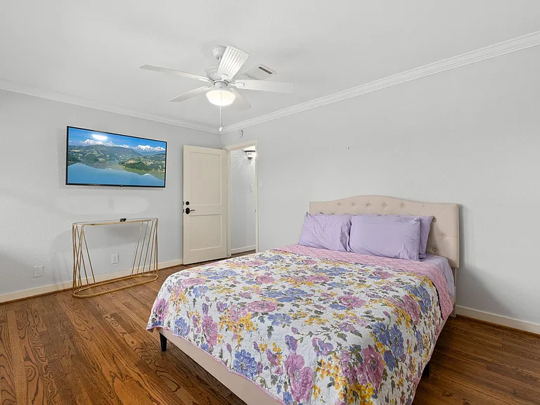 4018 Blue Bonnet Blvd #A — Photo 21