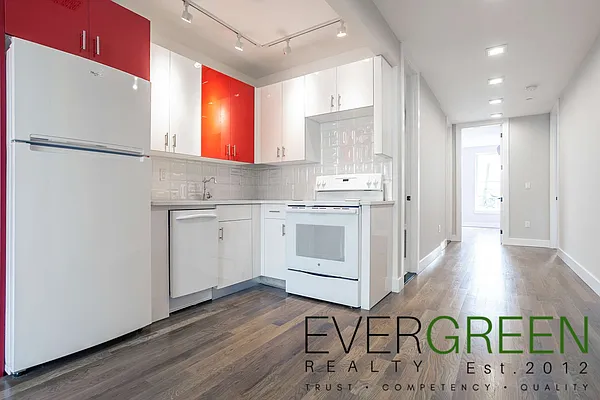 Rented by Evergreen Apartments BK | media 1