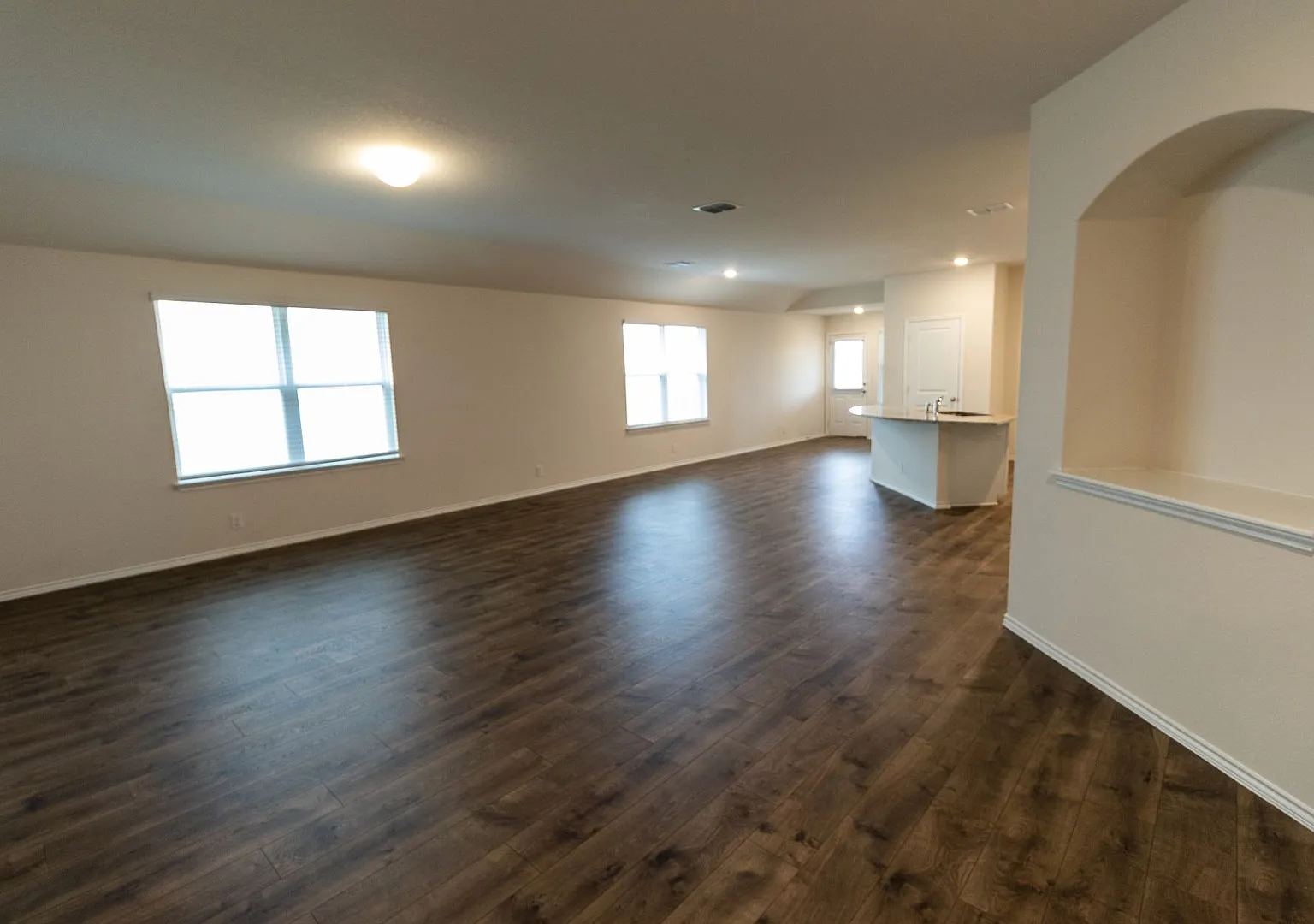 Spacious 4-Bedroom Single-Story Home in Kendall Brook Near Randolph AFB — Photo 4