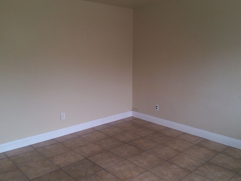 2nd image of 22 Coral Ln