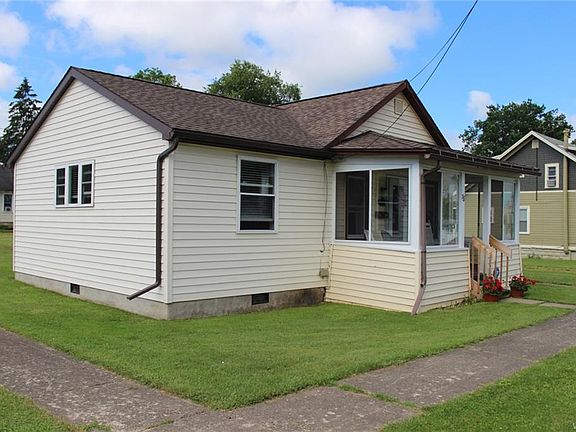 5th image of 78 Plum St