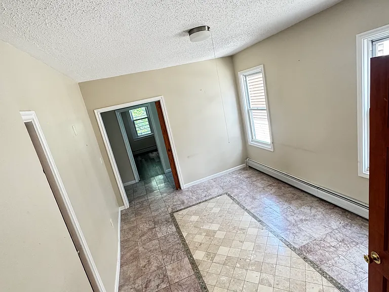 49 Bloomingdale Ave #3 — Photo 6