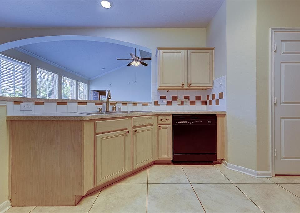 1st image of 2610 Ledgebrook Ln