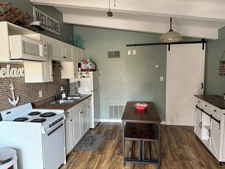 133 Polar Bear Cir #8 — Photo 1