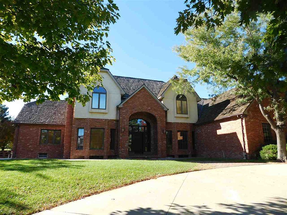 1st image of 2001 Circle Lake Dr