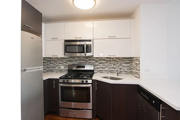 Rented by Kahen Properties | media 19