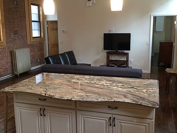 4th image of 134 Dean St #1